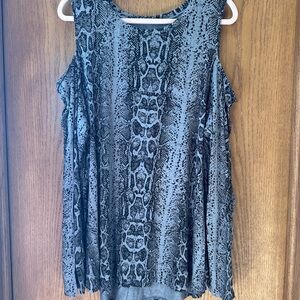 Maurices Black and Gray Snake Print Tunic